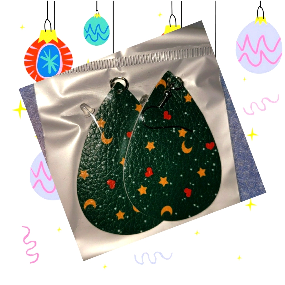 🆕️ Faux leather teardrop earrings.